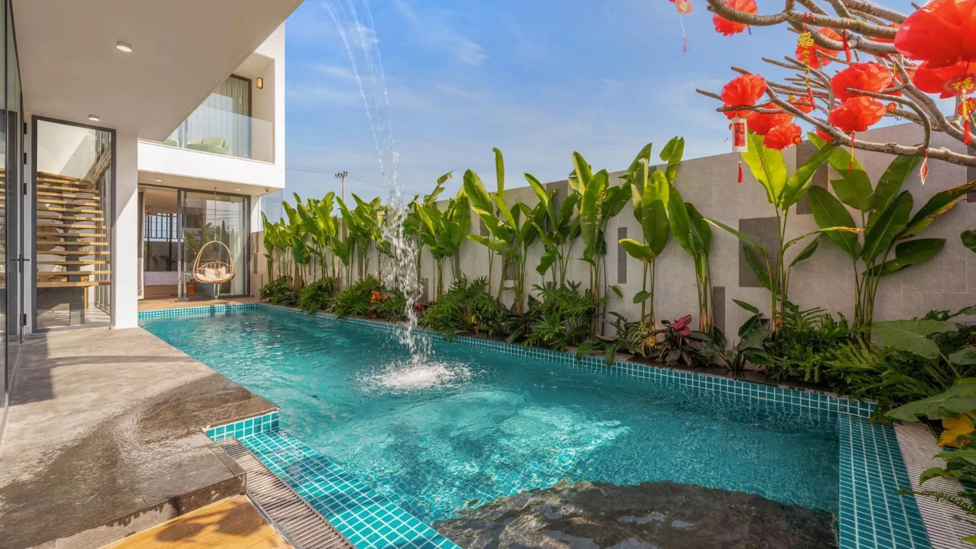 Amazing Newly Built Beach Pool Villas Danang